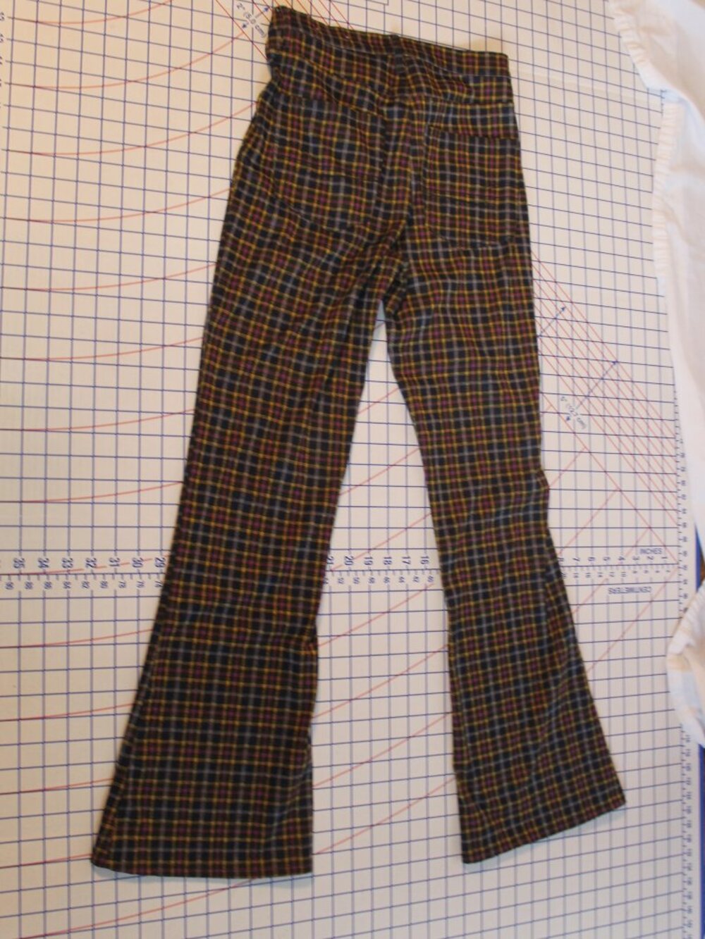 American Eagle Stretchy Knit Plaid Flare Pants 6R (Long Inseam) - Picture 4 of 9